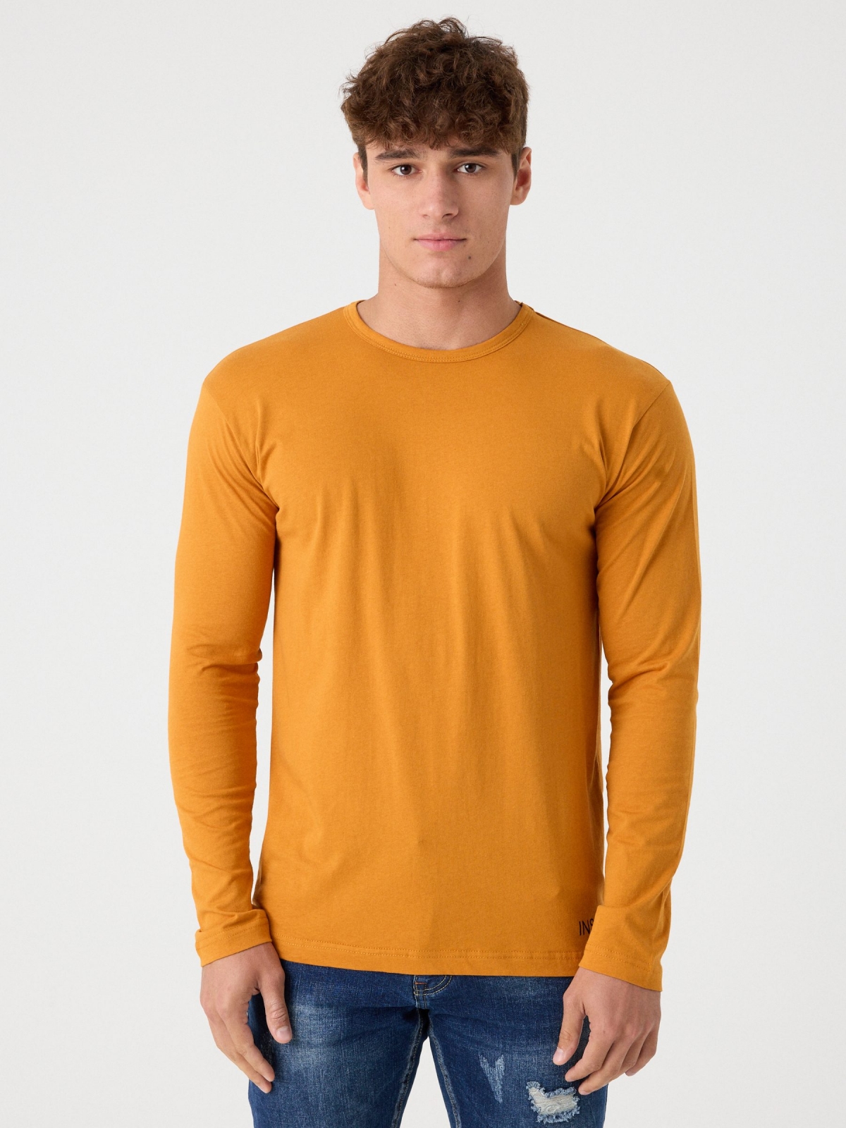 Basic T-shirt with logo yellow middle front view