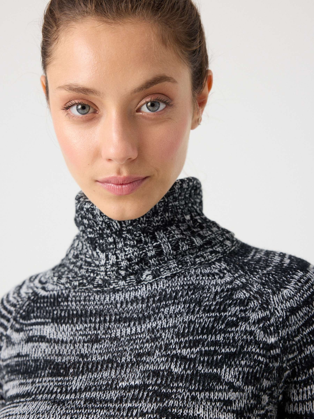 Fleece turtleneck sweater black detail view