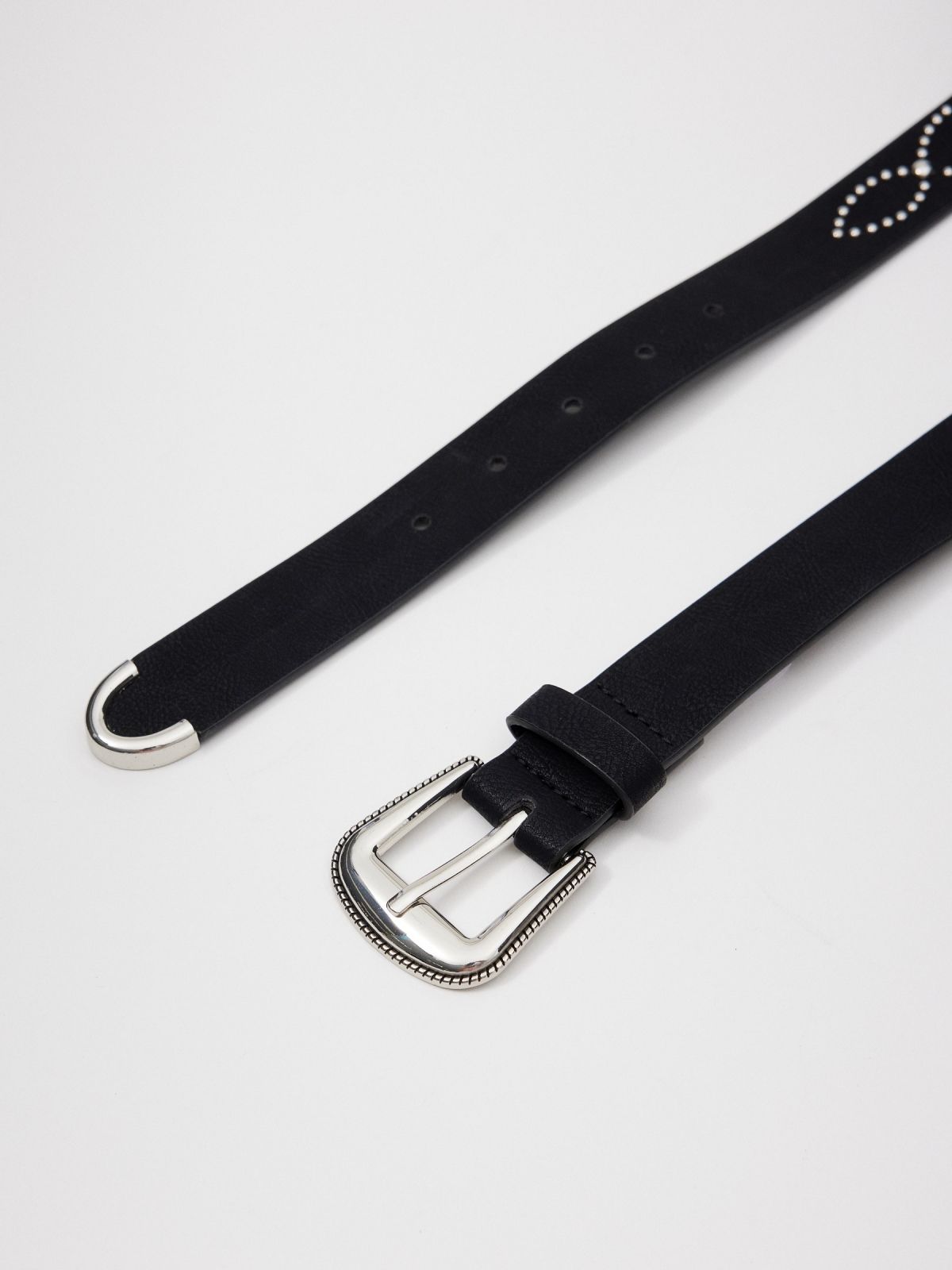 Cinturão com tachas em oito preto vista detalhe