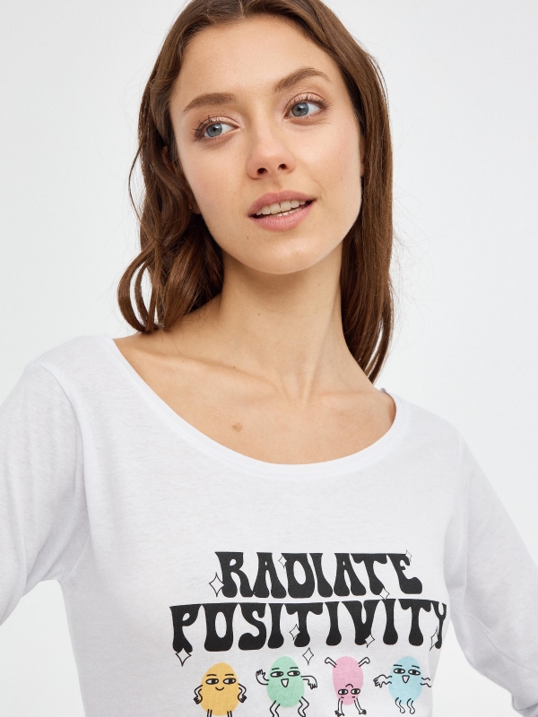 Camiseta Radiate Positivity blanco vista detalle