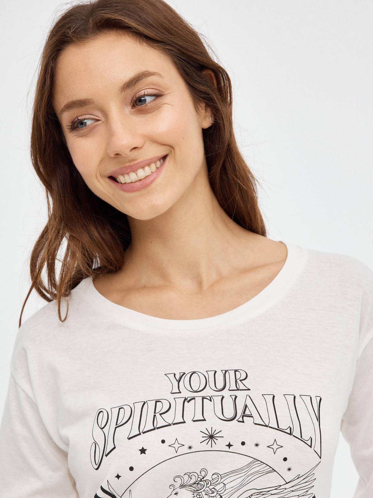 Camiseta Your Spiritually blanco roto vista detalle