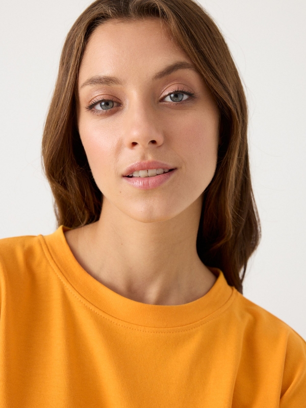 Basic round neck sweatshirt yellow foreground