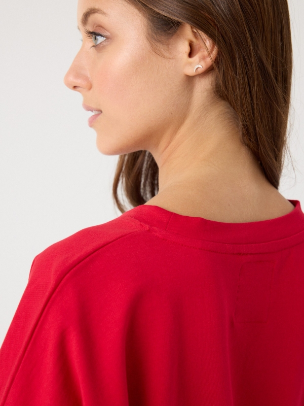 Sweatshirt básica gola redonda vermelho vista detalhe