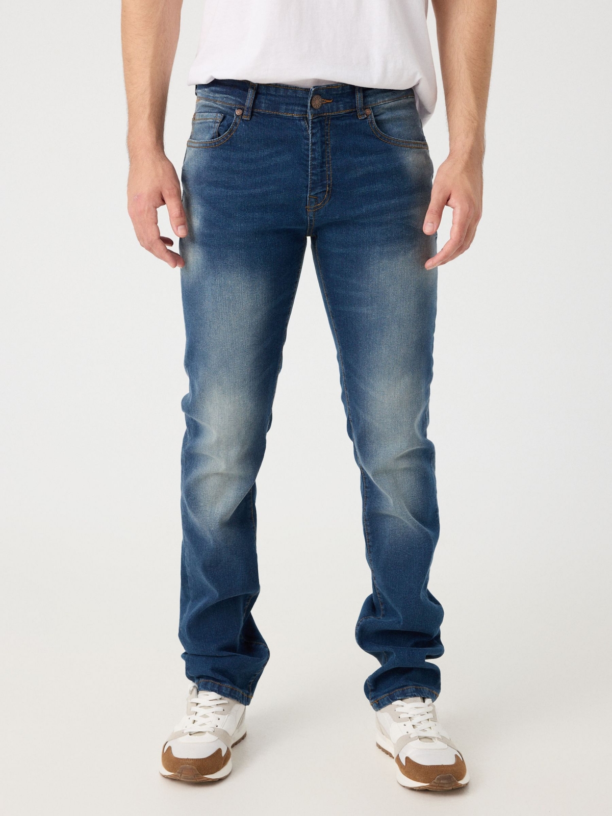 Basic regular jeans dark blue middle front view