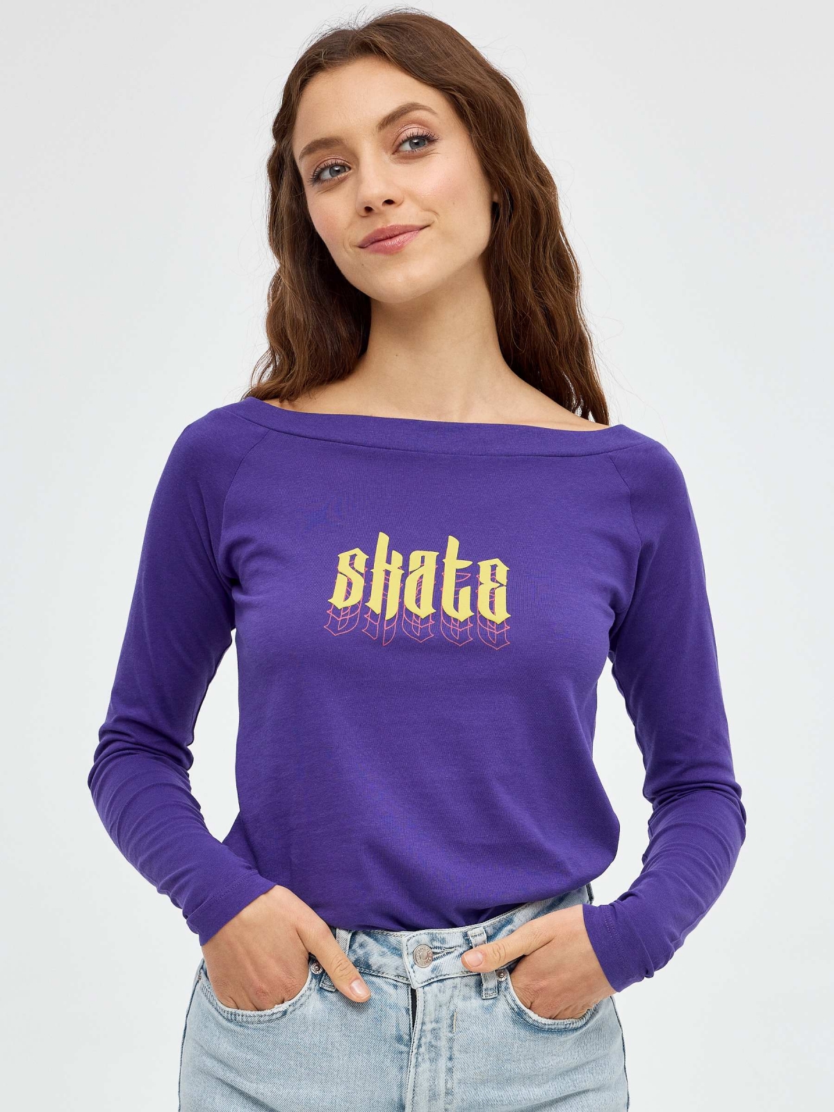Skate boat T-shirt violet middle front view