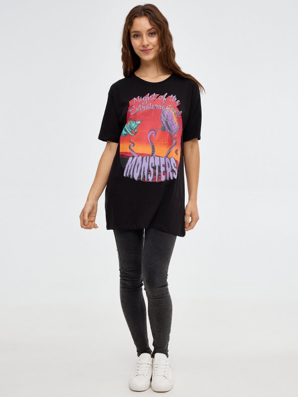 Camiseta oversized Monsters negro vista general frontal