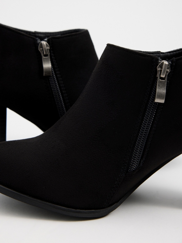 Low ankle boot with heel black detail view