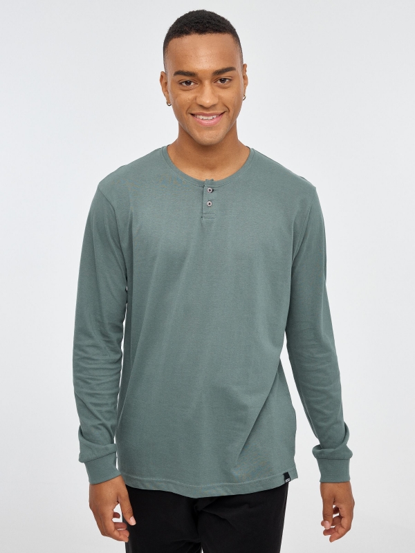 Pijama camiseta con botones verde grisáceo vista media frontal