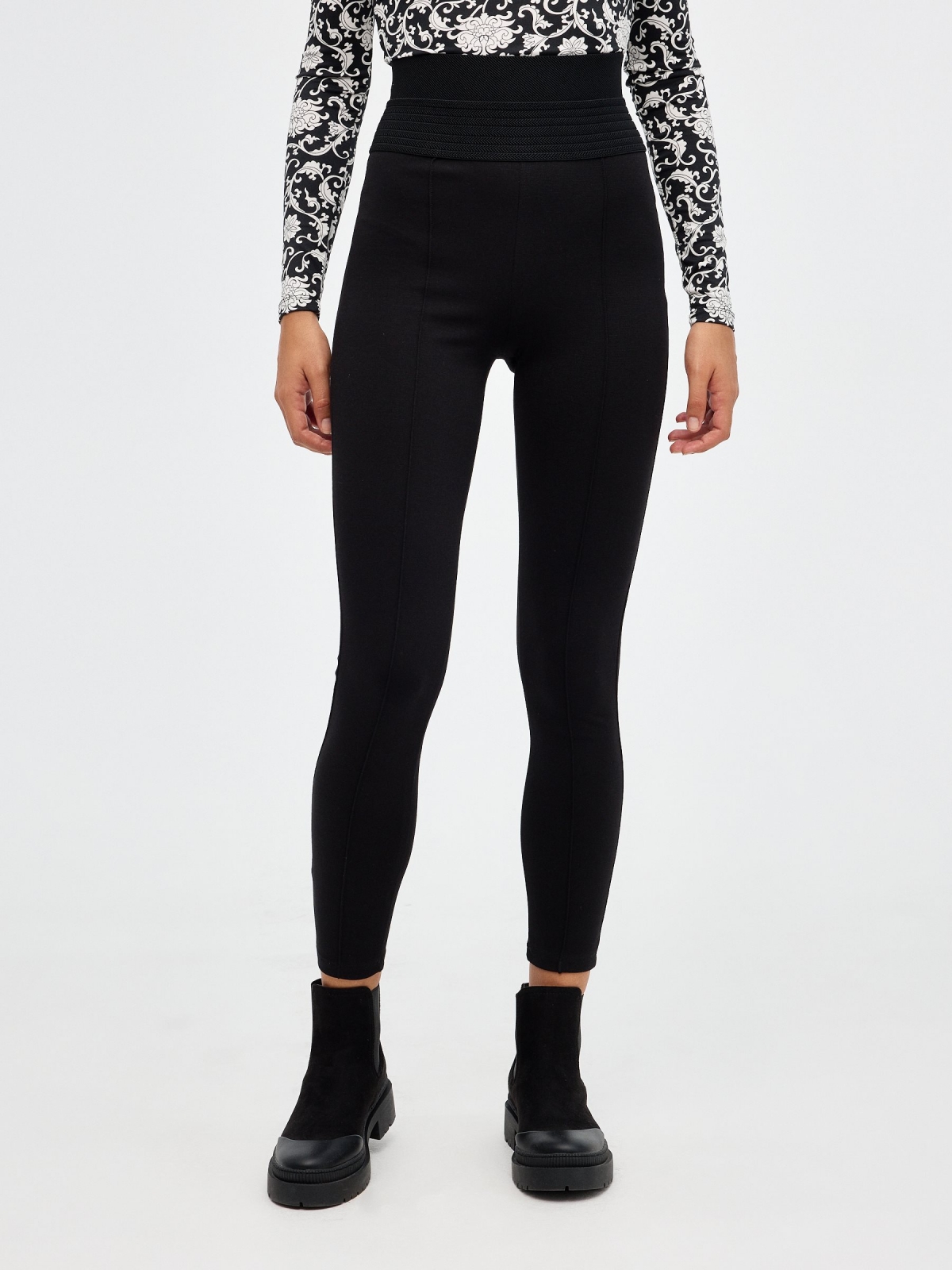 Legging with wide waistband black middle front view