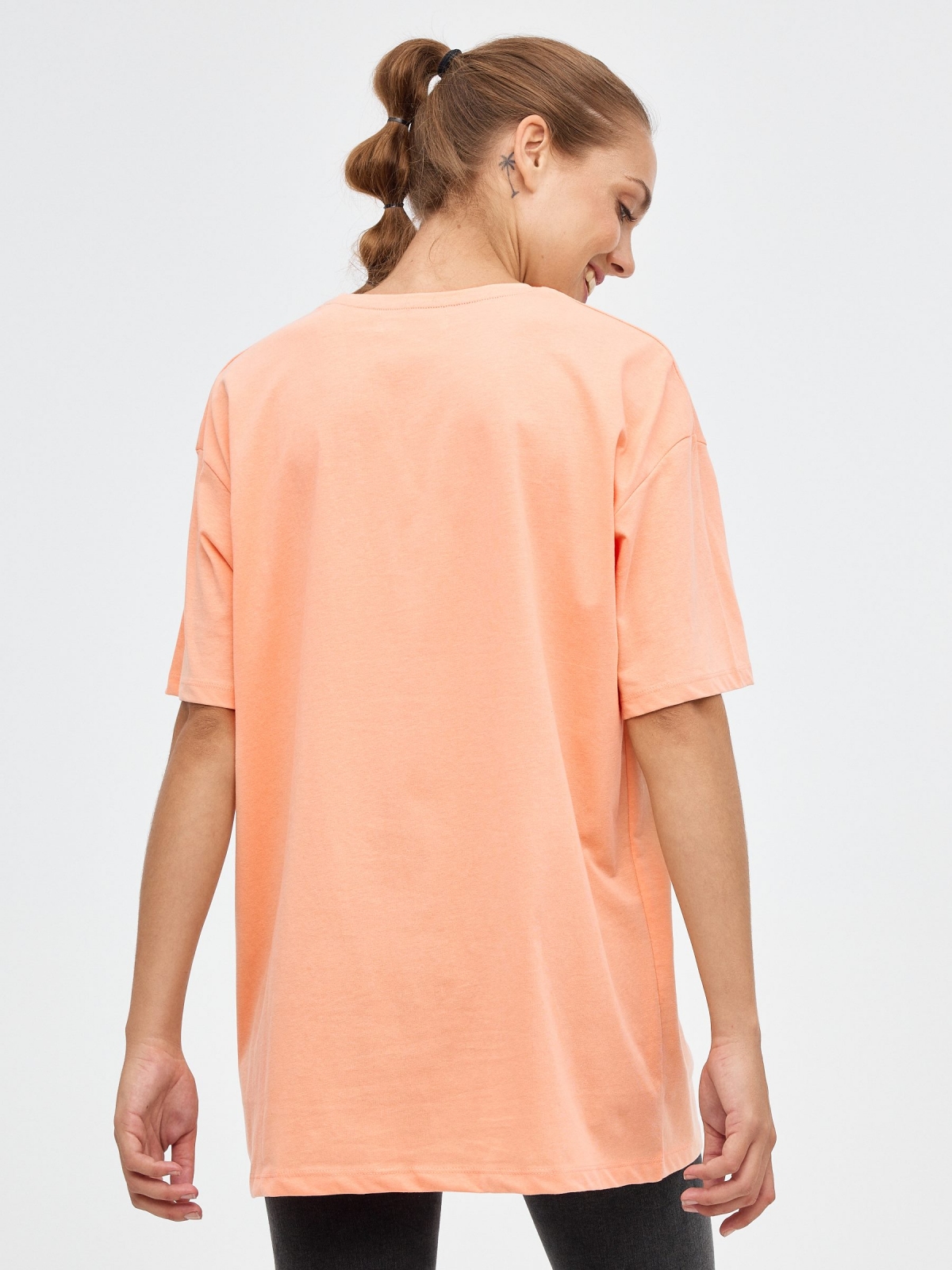 Camiseta oversized Gum rosa vista media trasera