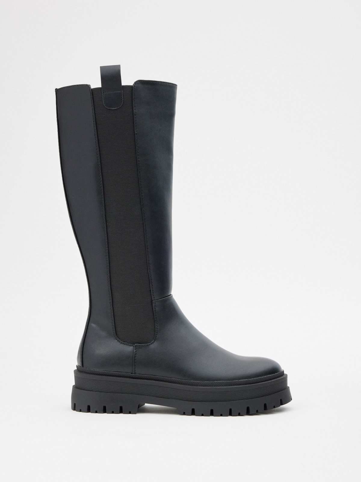 Boot with elastic and platform black