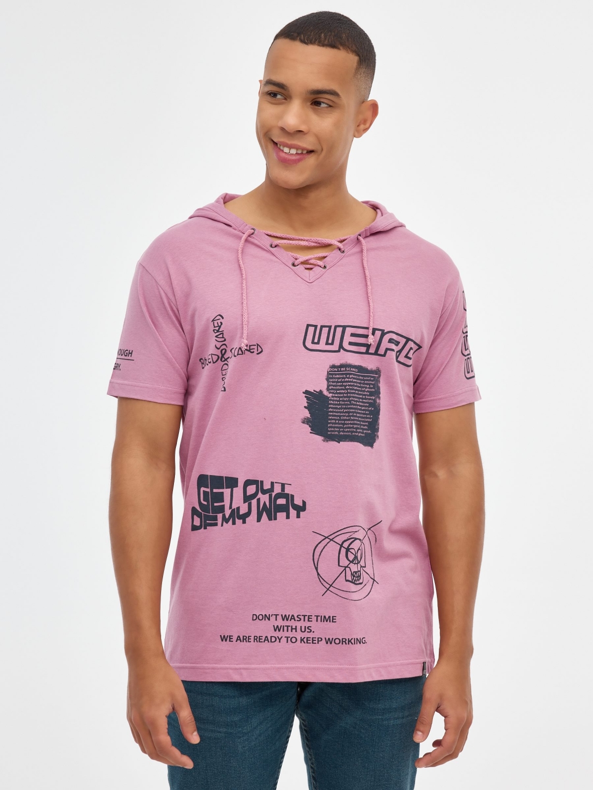 Camiseta Weird con capucha