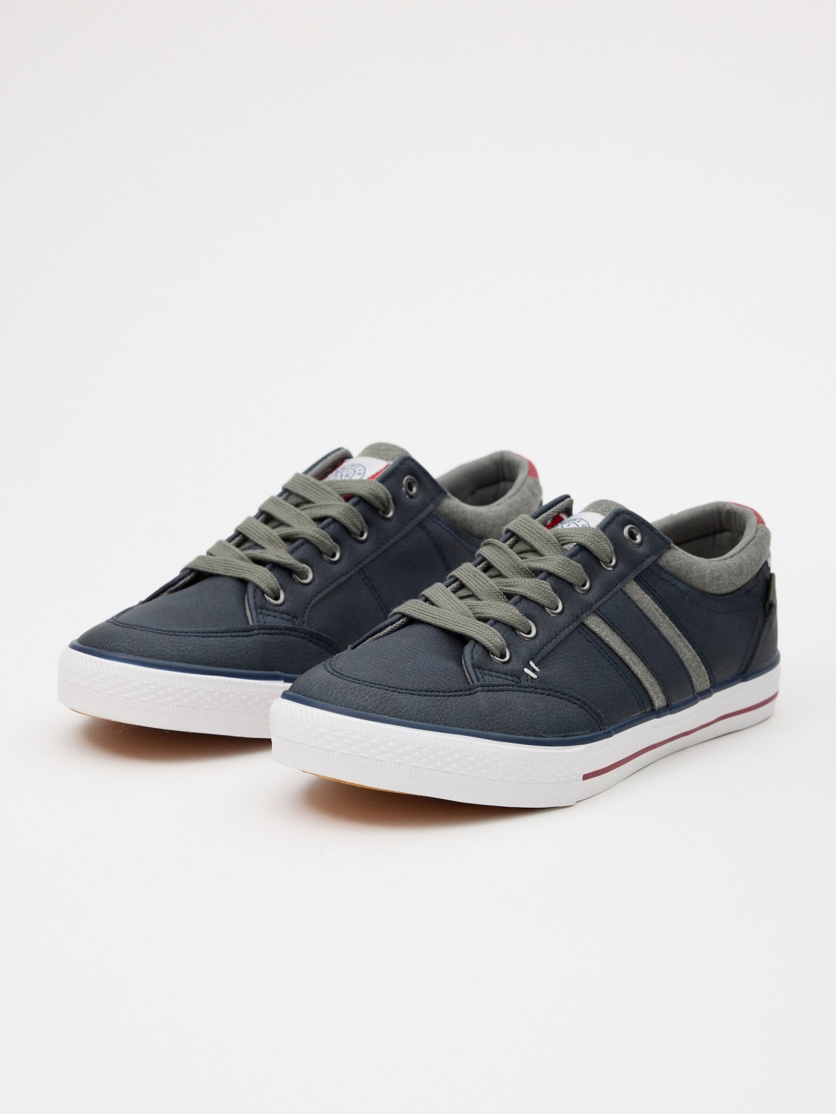 Sneakers with casual toe cap navy 45º front view