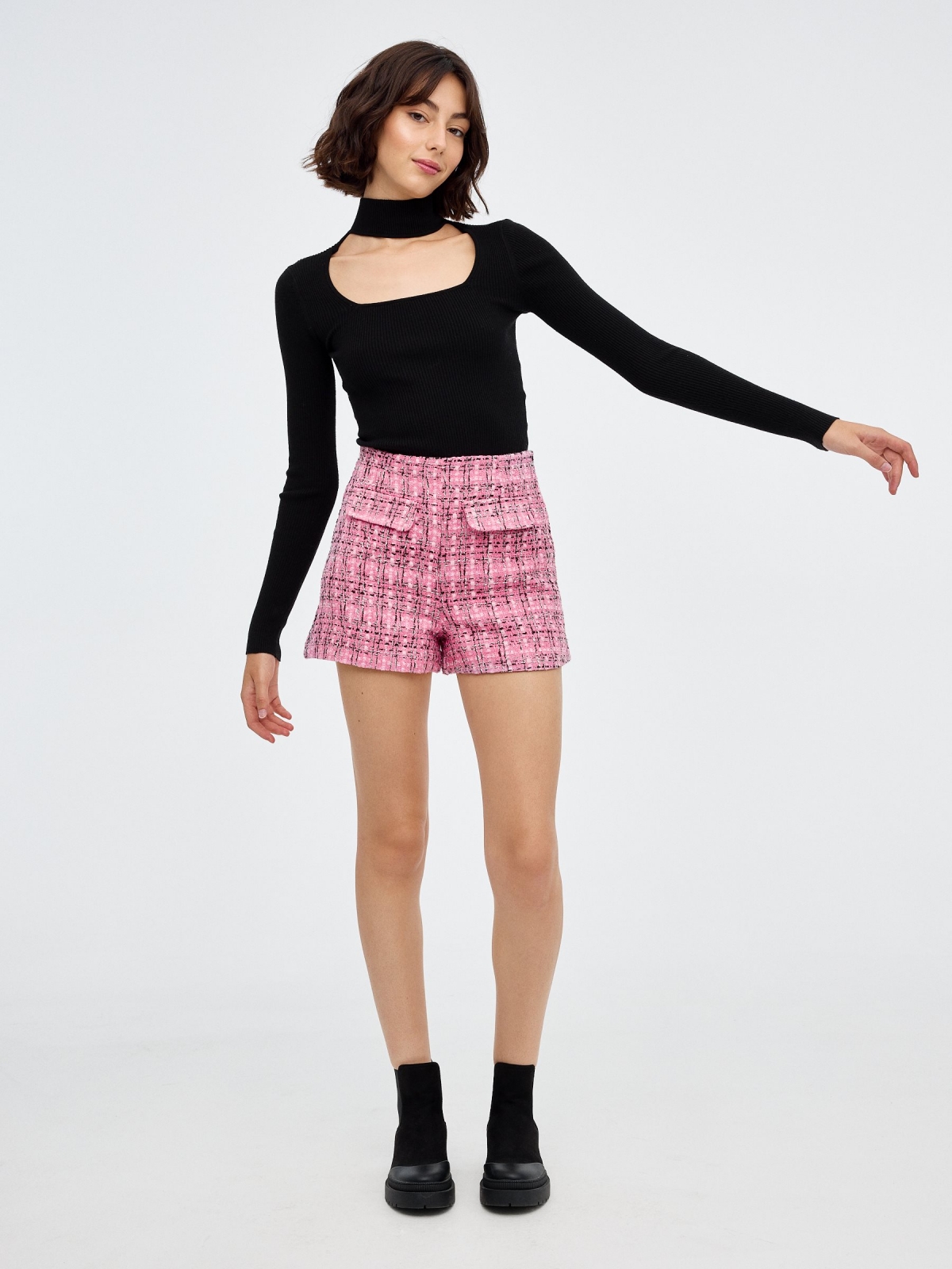 Jacquard print shorts with pockets bubblegum pink middle front view