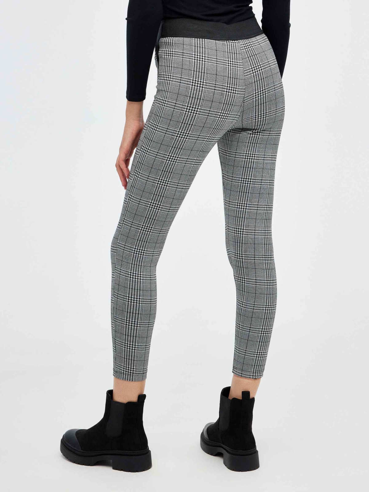 Superskinny checkered leggings black middle back view
