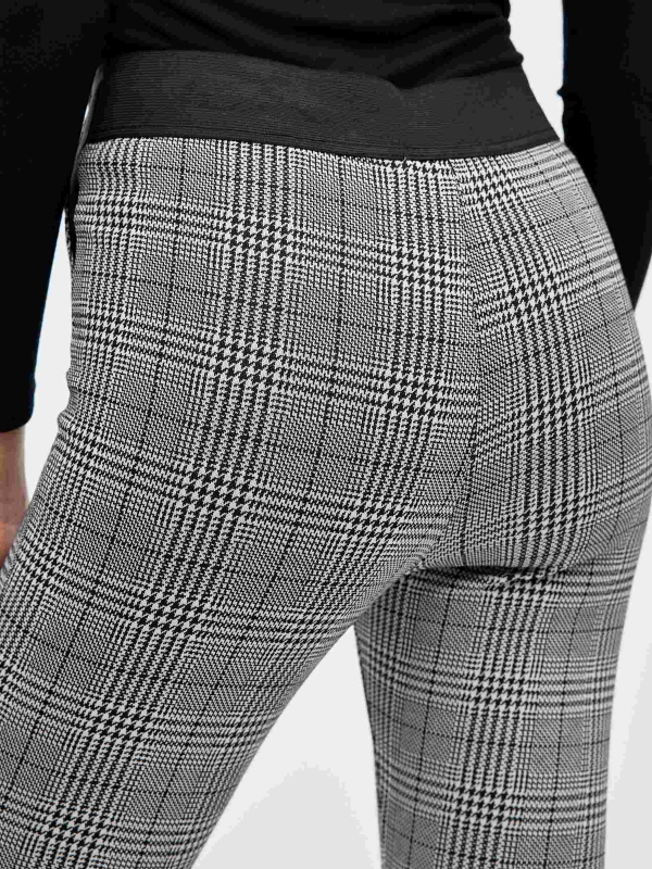 Superskinny checkered leggings black detail view