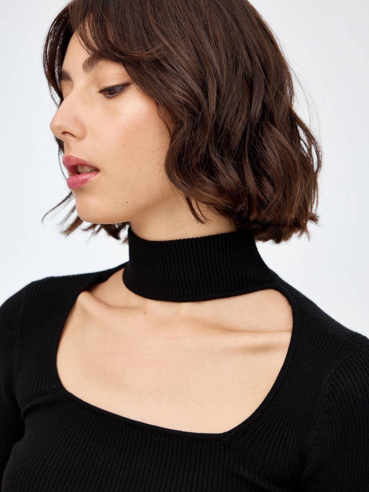 Slim turtleneck sweater black detail view