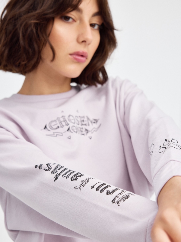 Chosen crop sweatshirt mauve detail view