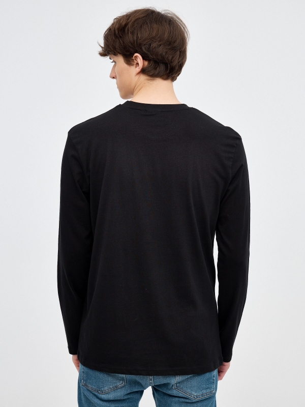 Camiseta Gragon Ball negro vista media trasera