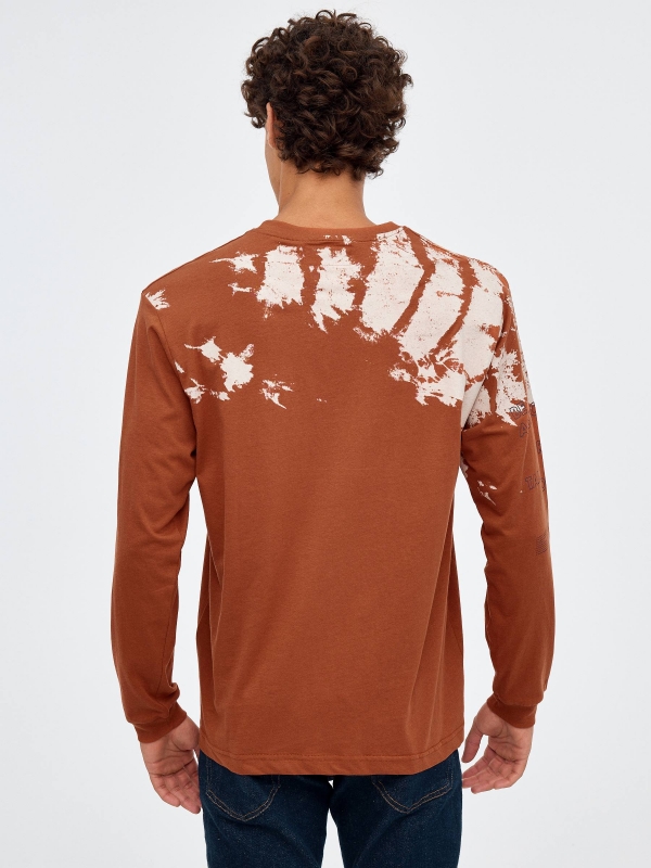 Tie&dye t-shirt with text brown middle back view