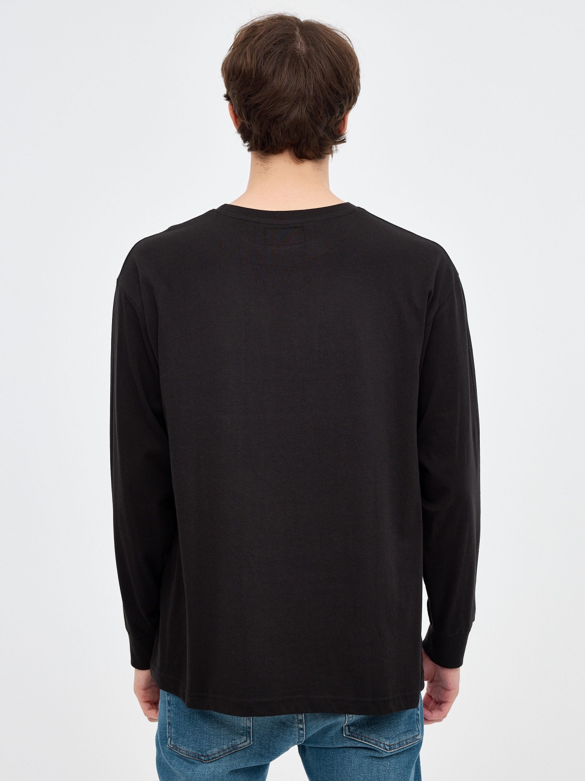 T-shirt oversized com print serpente preto vista meia traseira