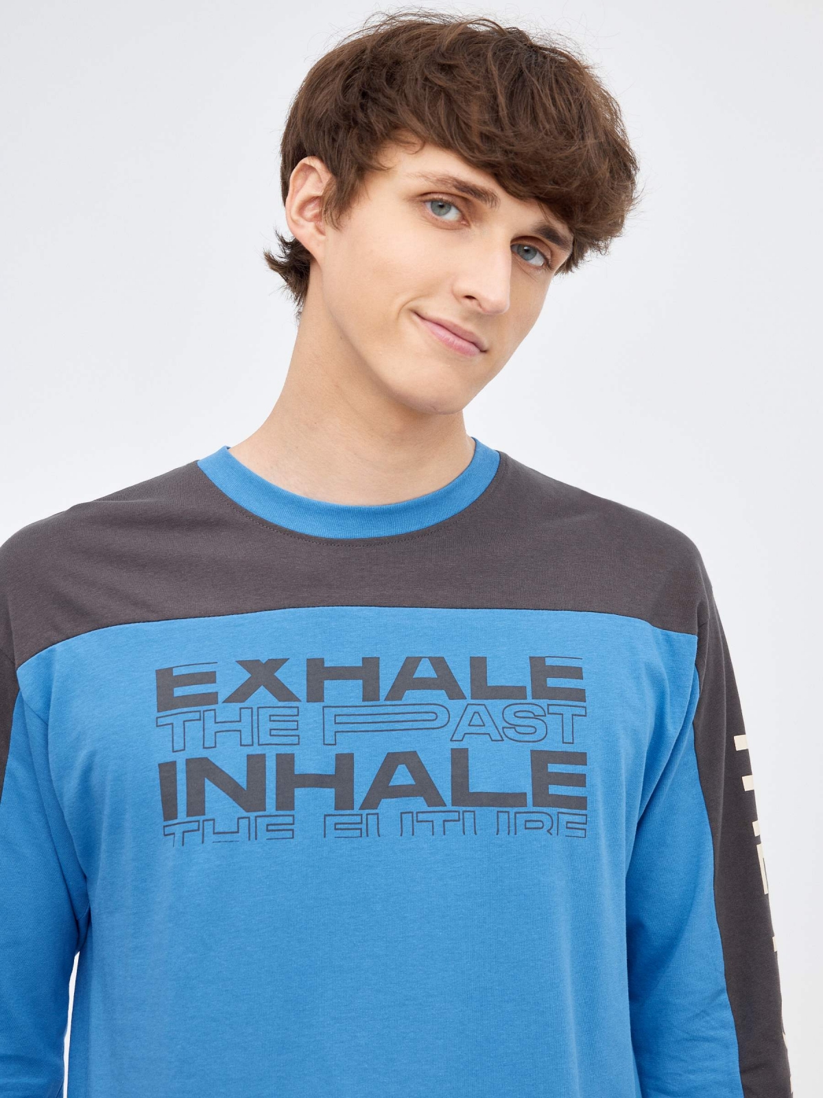 Exhale color block t-shirt blue detail view