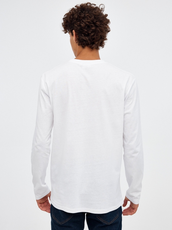 T-shirt com estampado Goku branco vista meia traseira