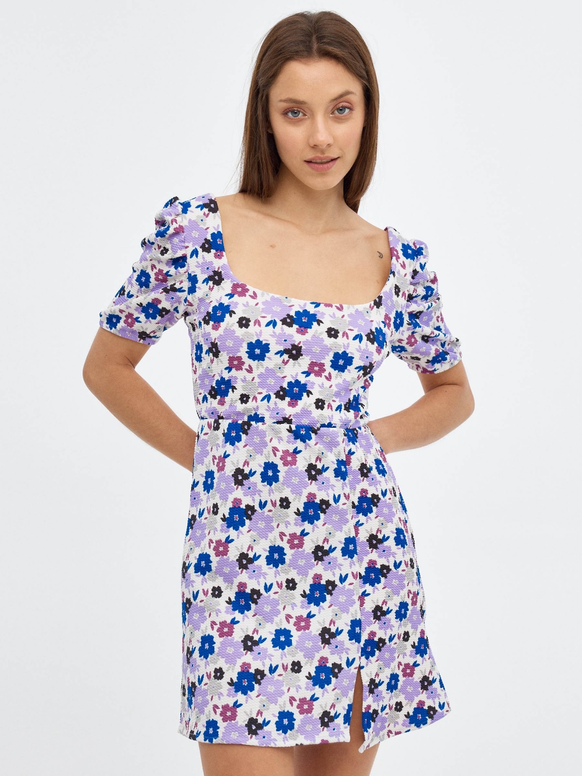 Mini vestido com estampa floral multicolorido vista meia frontal