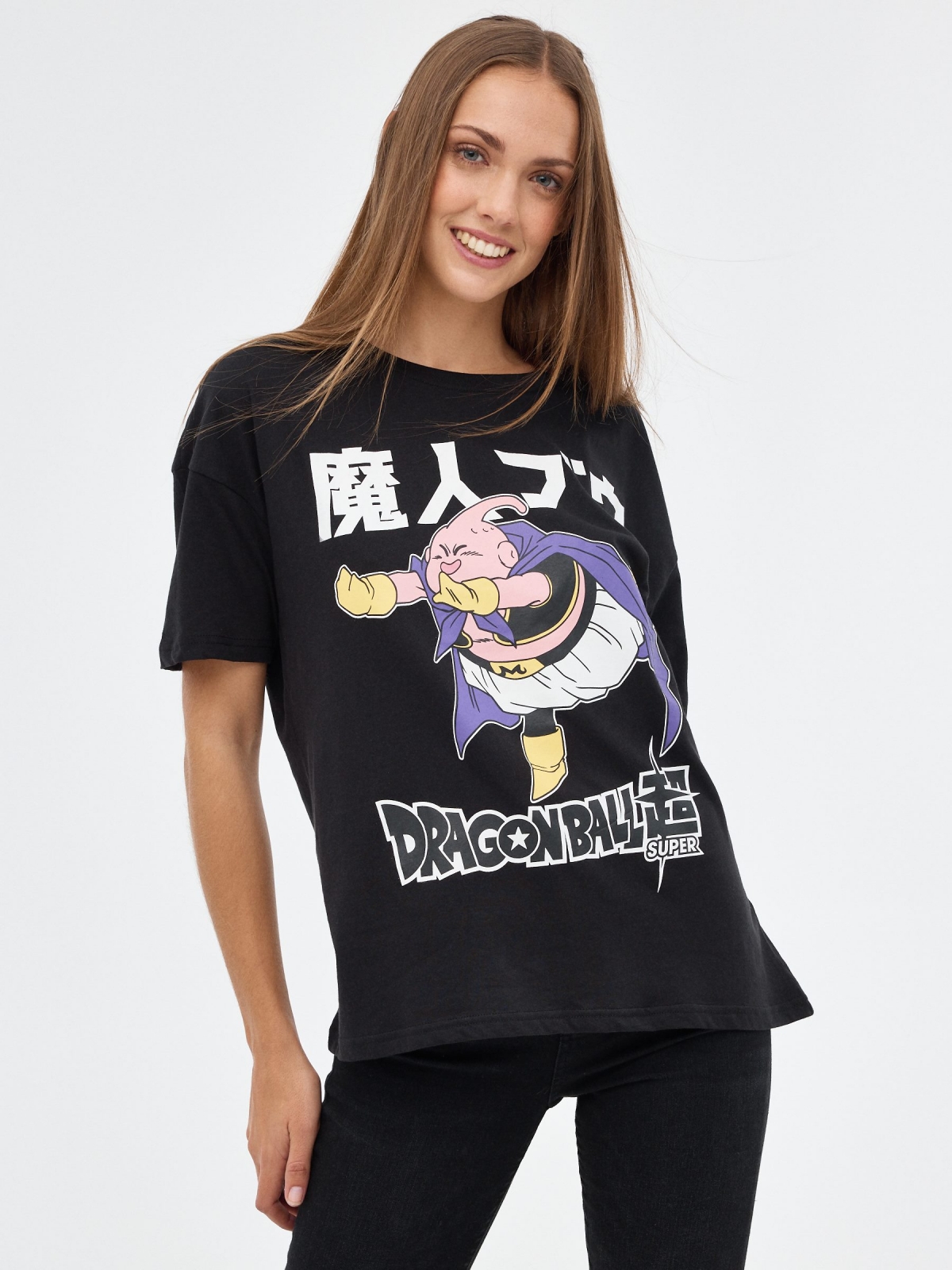 T-shirt oversized Dragon Ball preto vista meia frontal