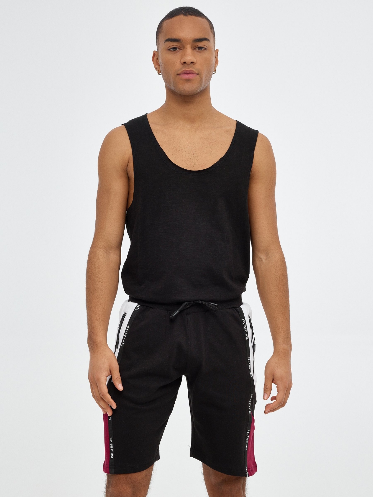 Sport jogger bermuda shorts black middle front view