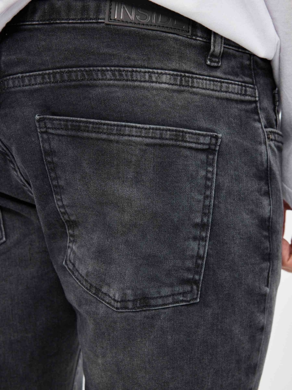 Jeans slim negro vista detalle