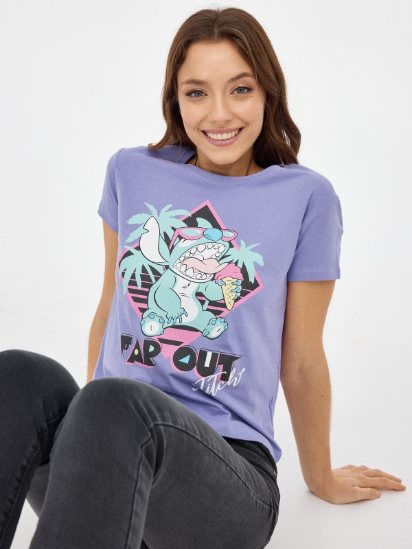Camiseta Stitch lila vista detalle