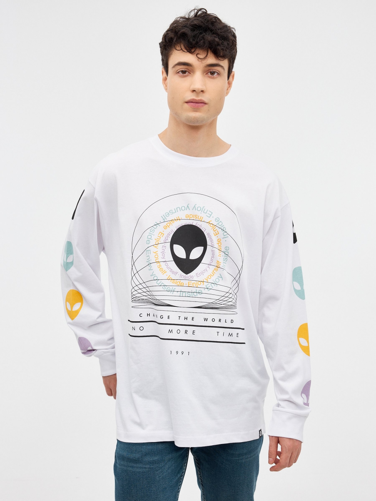 T-shirt com print Aliens branco vista meia frontal