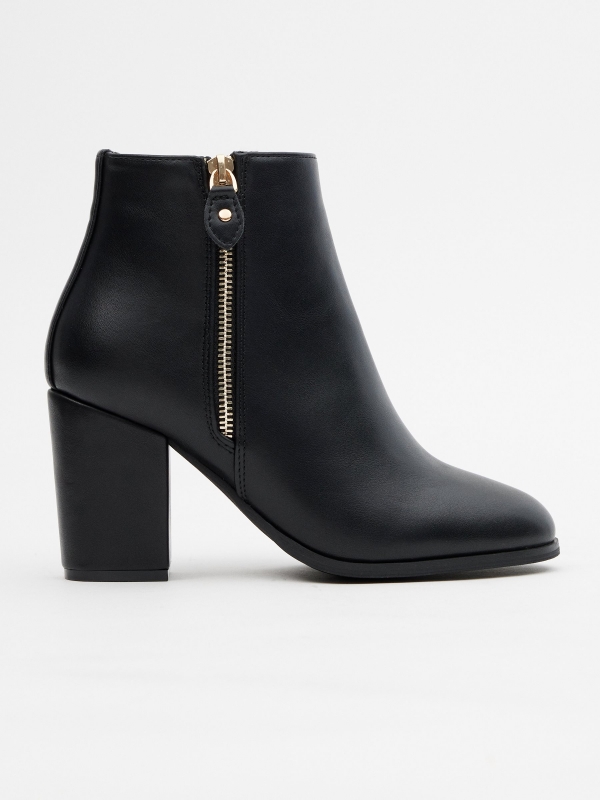 Ankle boots with zipper black