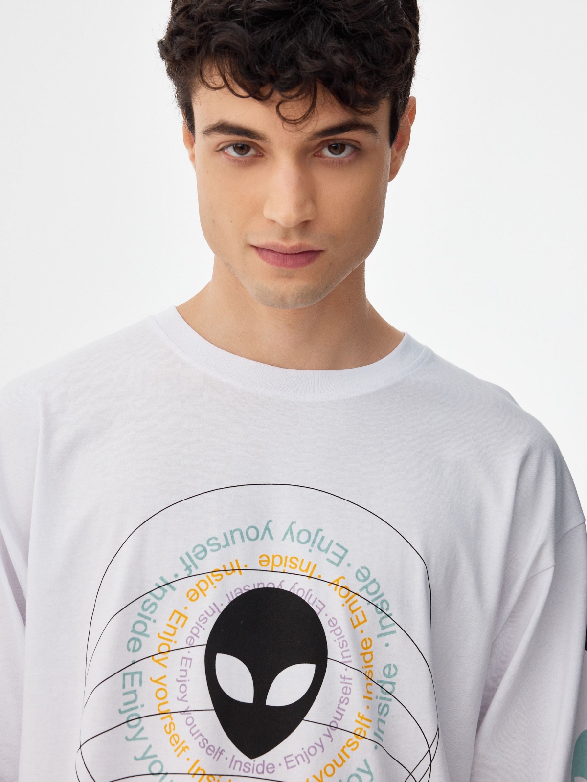 Camiseta print Aliens blanco vista detalle