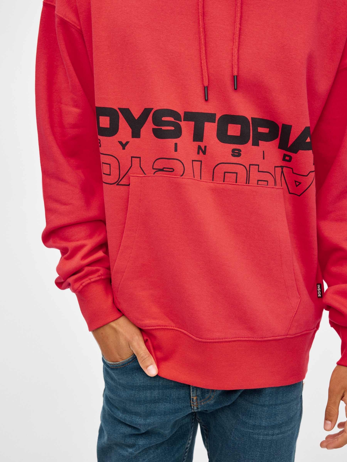 Sudadera Dystopia rojo vista detalle