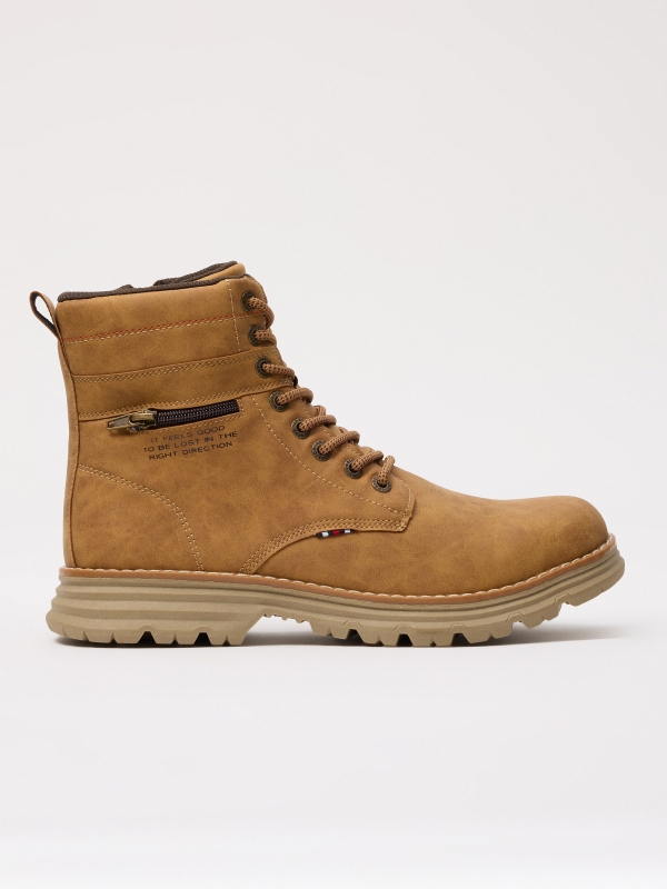 Mountaineering boot with zipper yellow