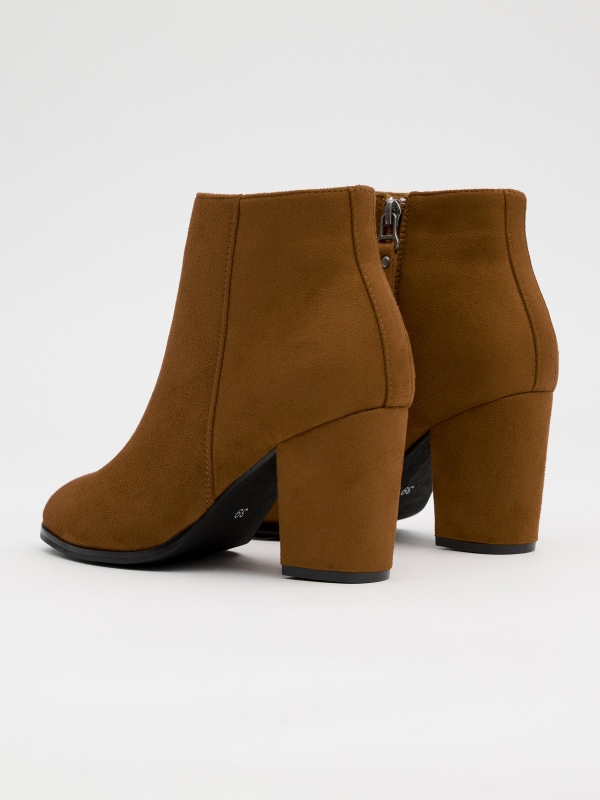 Basic wide heel ankle boots brown 45º back view