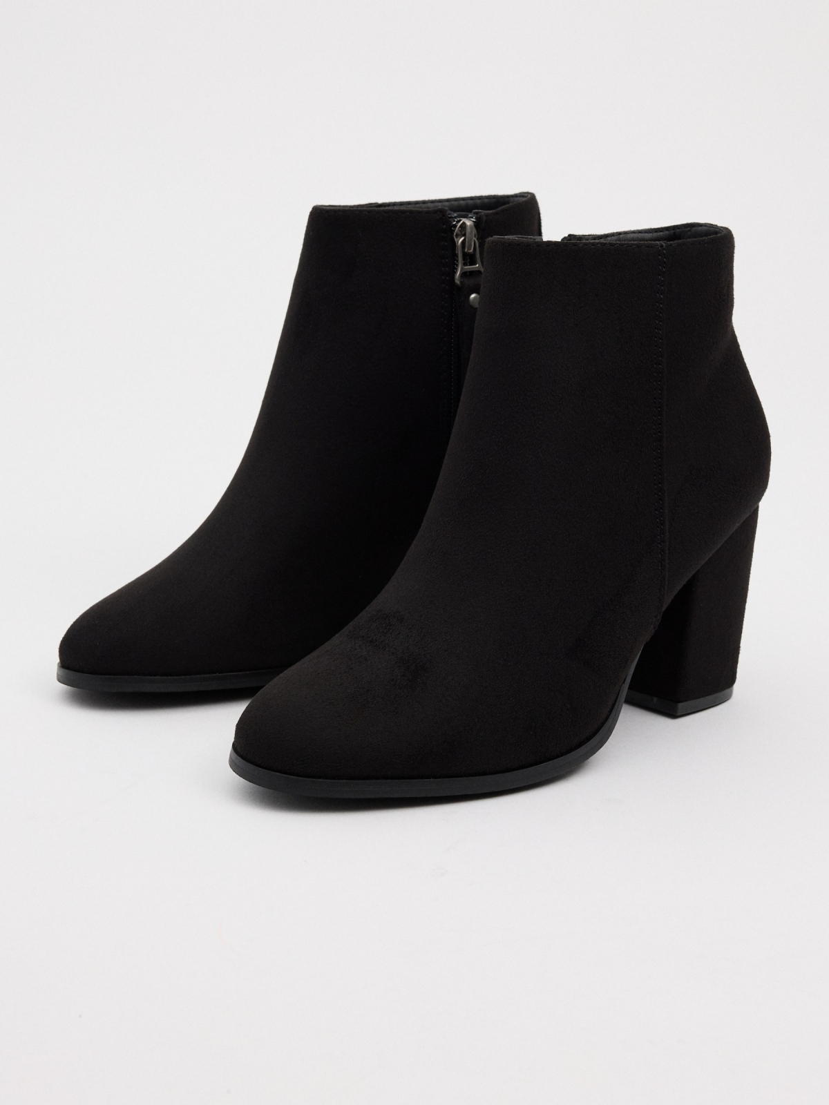 Basic ankle boots with wide heel black 45º front view