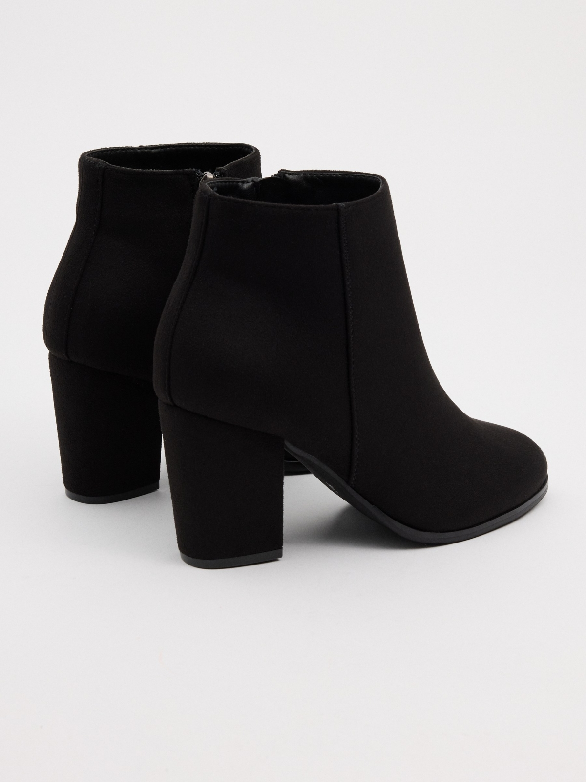 Basic ankle boots with wide heel black 45º back view