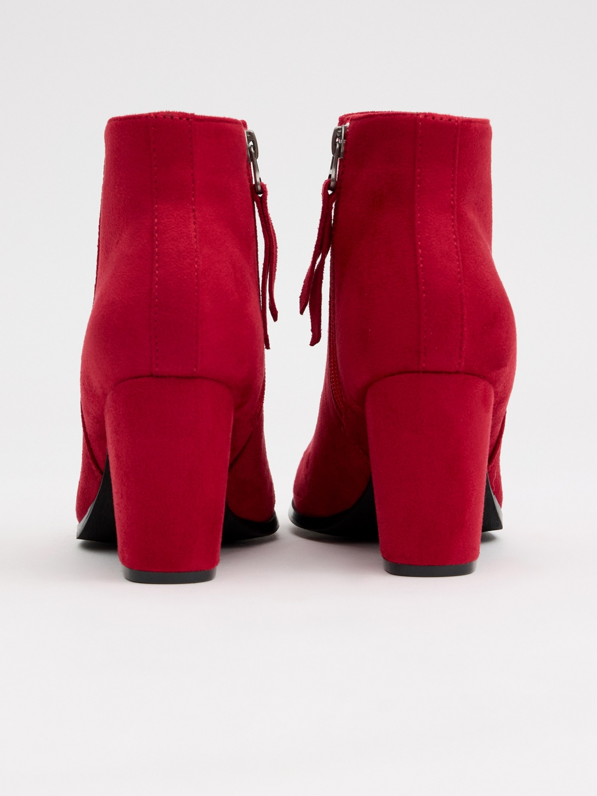 Basic ankle boots with wide heel red detail view