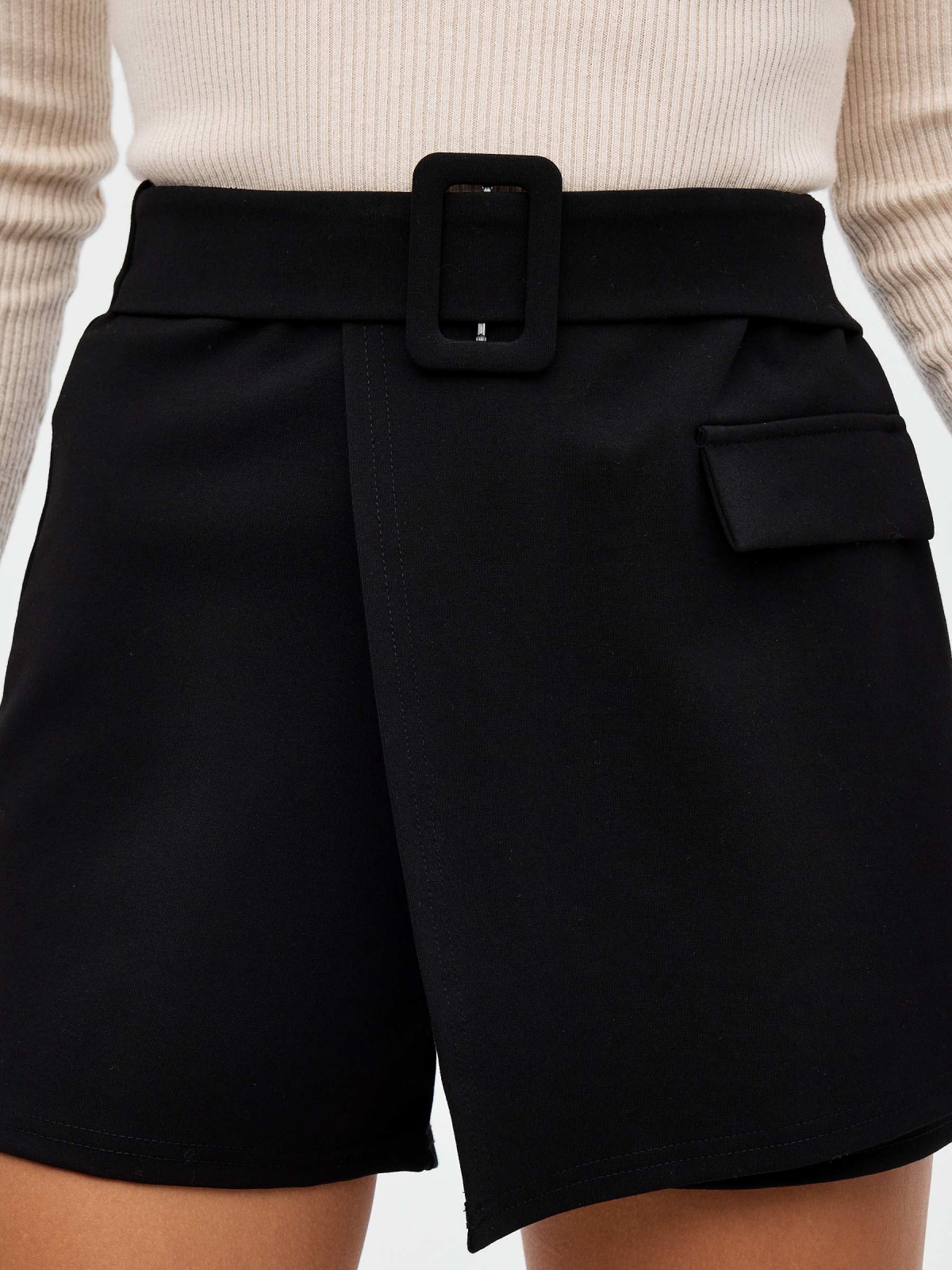 Mini skort with belt black detail view