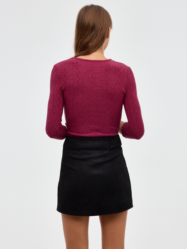 Knitted crop top with pattern garnet middle back view