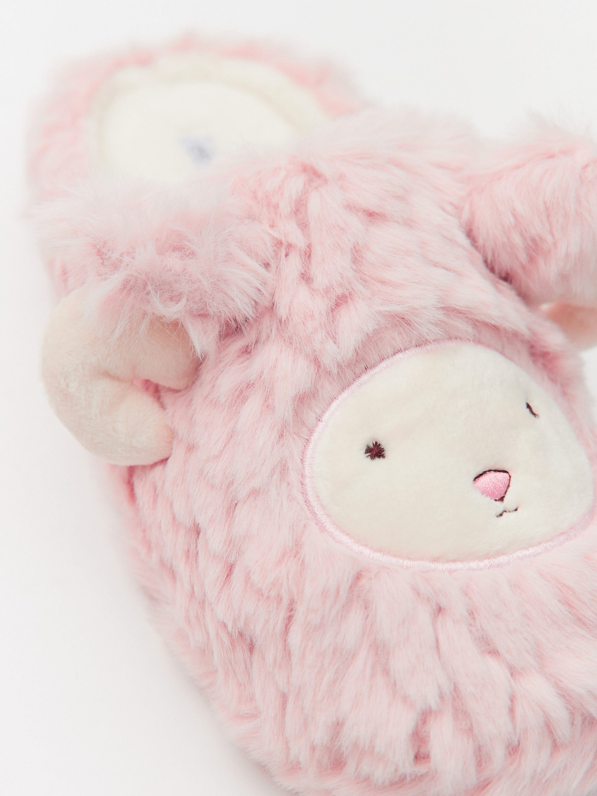 Chinelos de coelho rosa claro vista detalhe