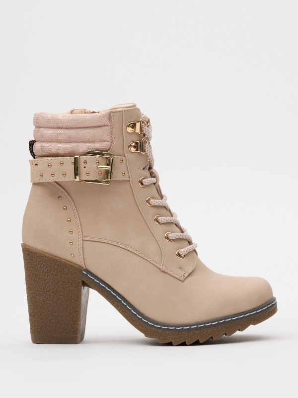 Ankle boots with heel and buckle with collar