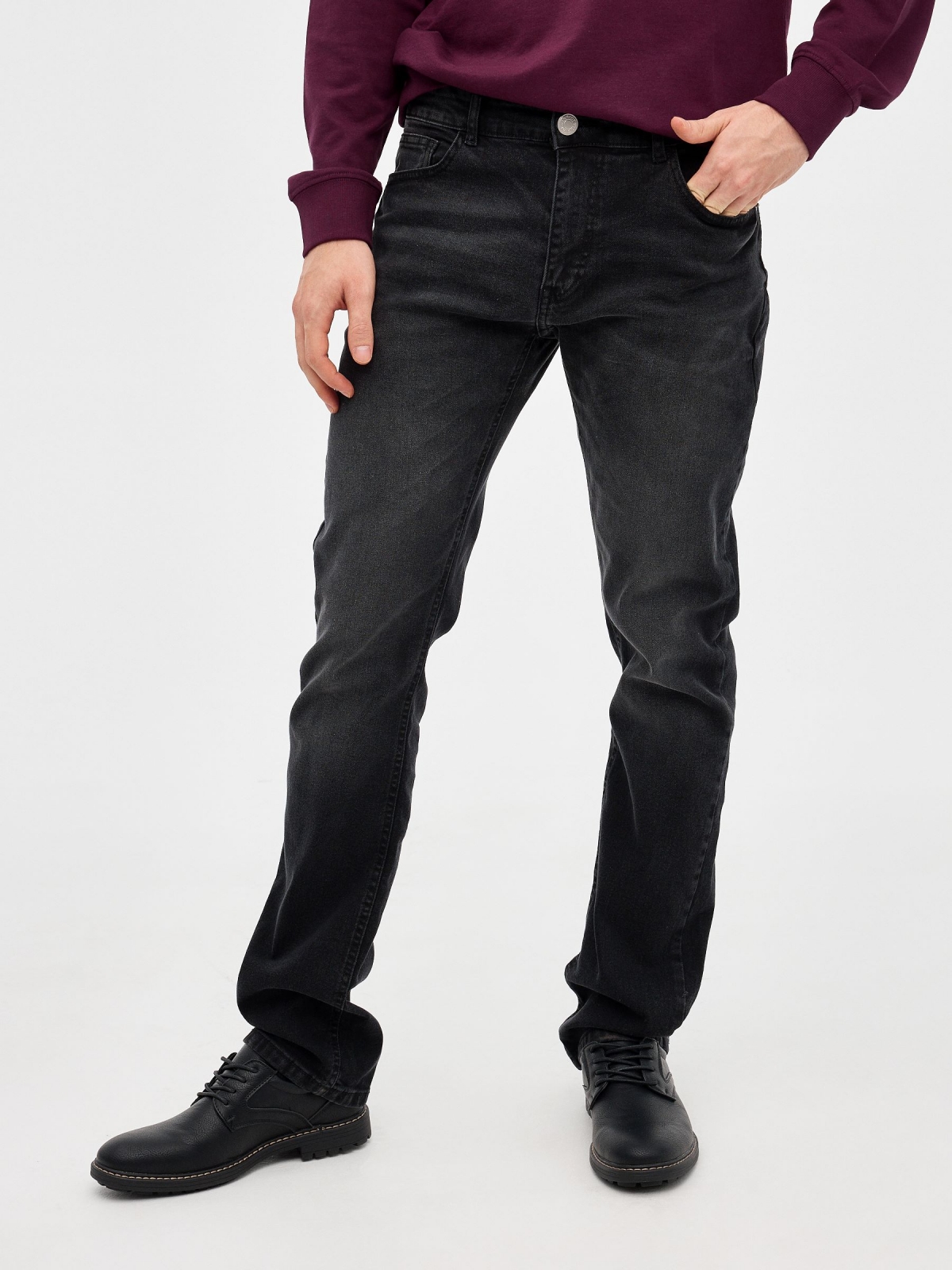 Jeans básicos gris oscuro negro vista media frontal