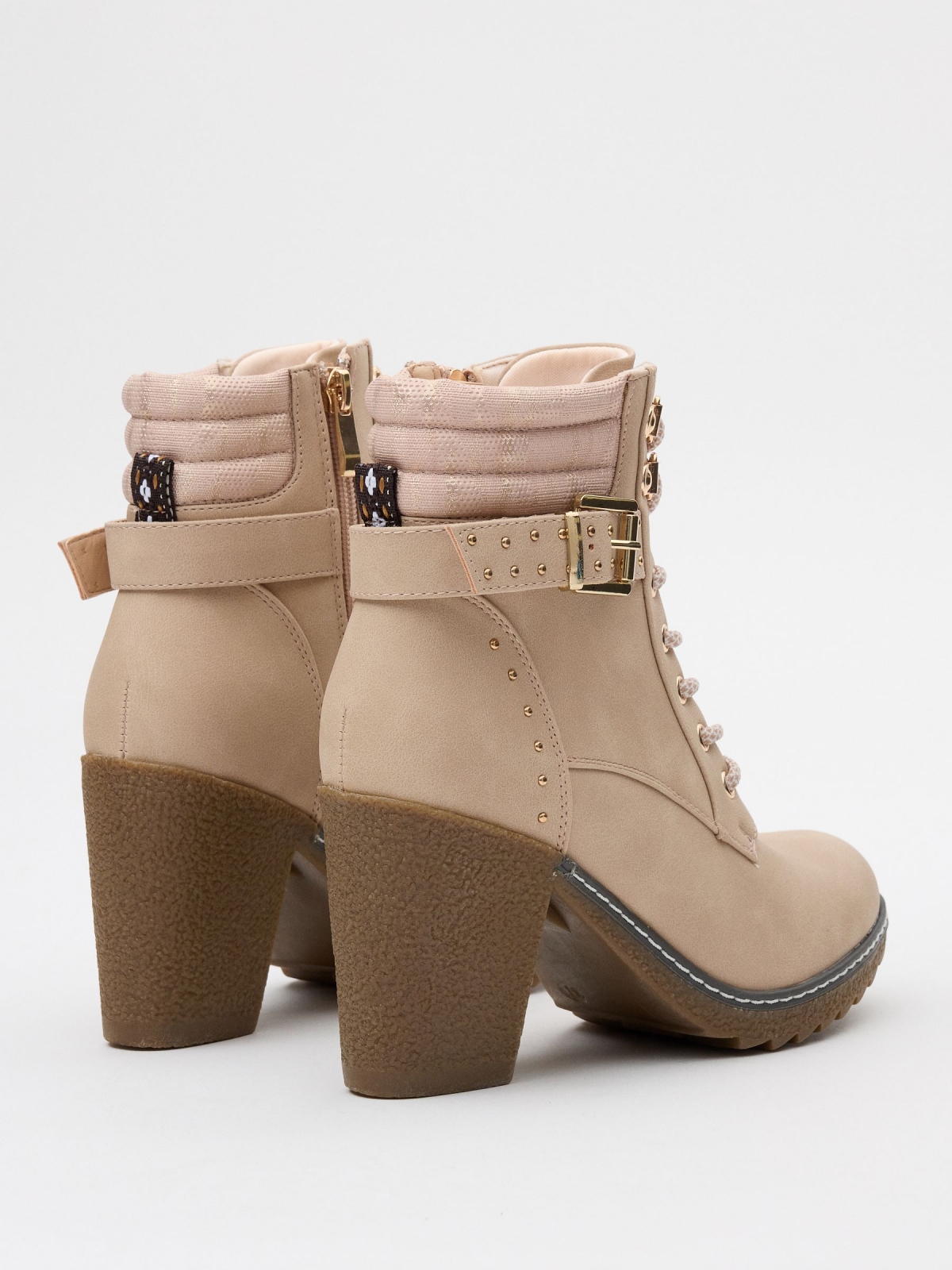 Ankle boots with heel and buckle with collar 45º back view