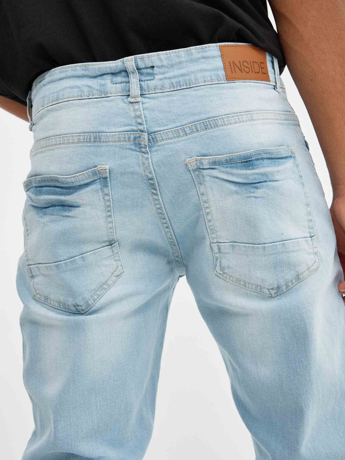 Jeans de ganga azuis claras básicas azul vista detalhe