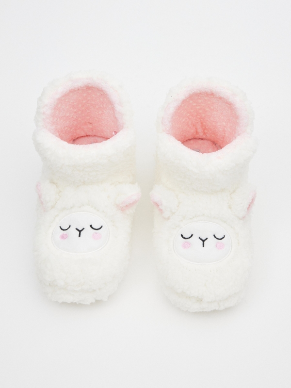 House slippers sheep bootie off white detail view