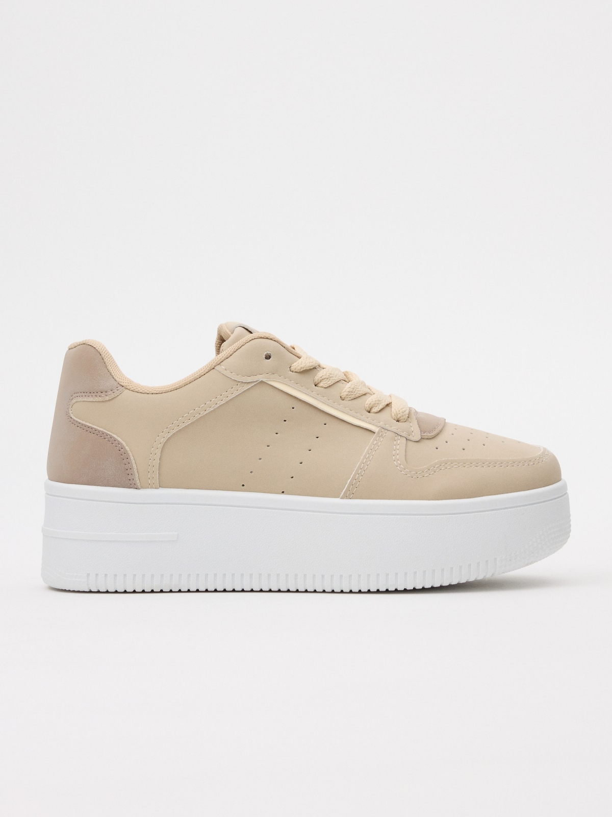 Caual patent leather sneaker with platform beige